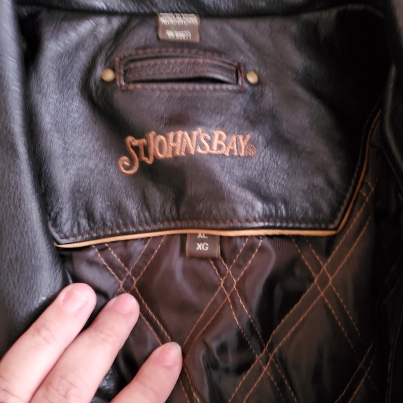 Leather jacket - Picture 3 of 3